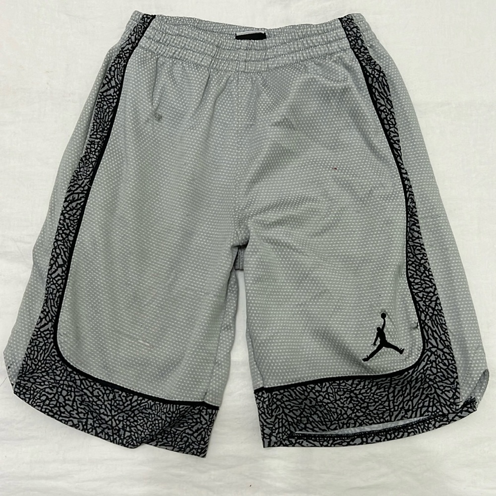 Nike Air Jordan Grey Boys Youth Sized M (Medium) Shorts